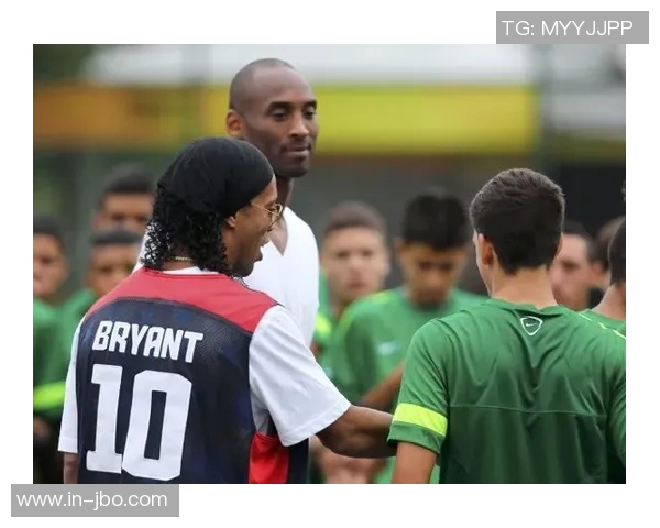 梅西与滕杜卡尔同框合影传奇球星互赠10号球衣展现友谊